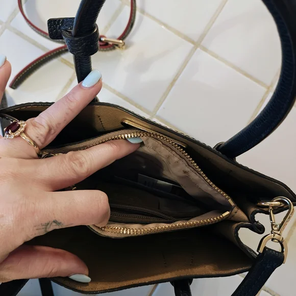 ✨SOLD✨ Michael Kors Navy Leather Handbag - Picture 7 of 10